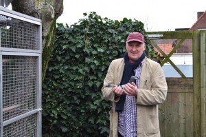 De duivin die ik mijn handen heb was vorig jaar mijn beste jonge duif De 520 was 3e duifkampioen in de vereniging